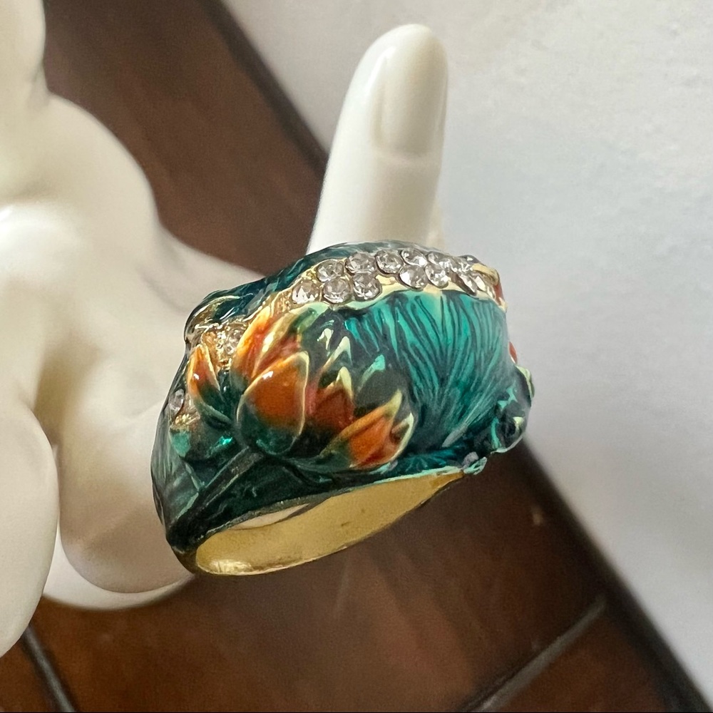 💰2/$45 NEW Teal lotus flower & rhinestones enamel domed gold ring - Picture 6 of 8